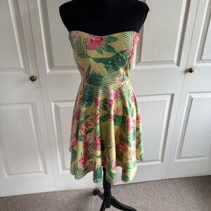 Urban Heritage Floral Strapless Dress - Yellow and Green